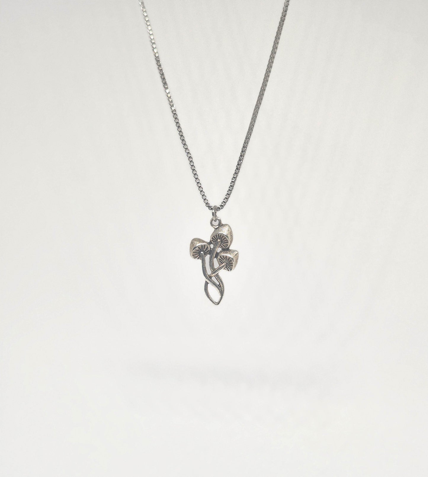 Halsband Snärjda Svampar