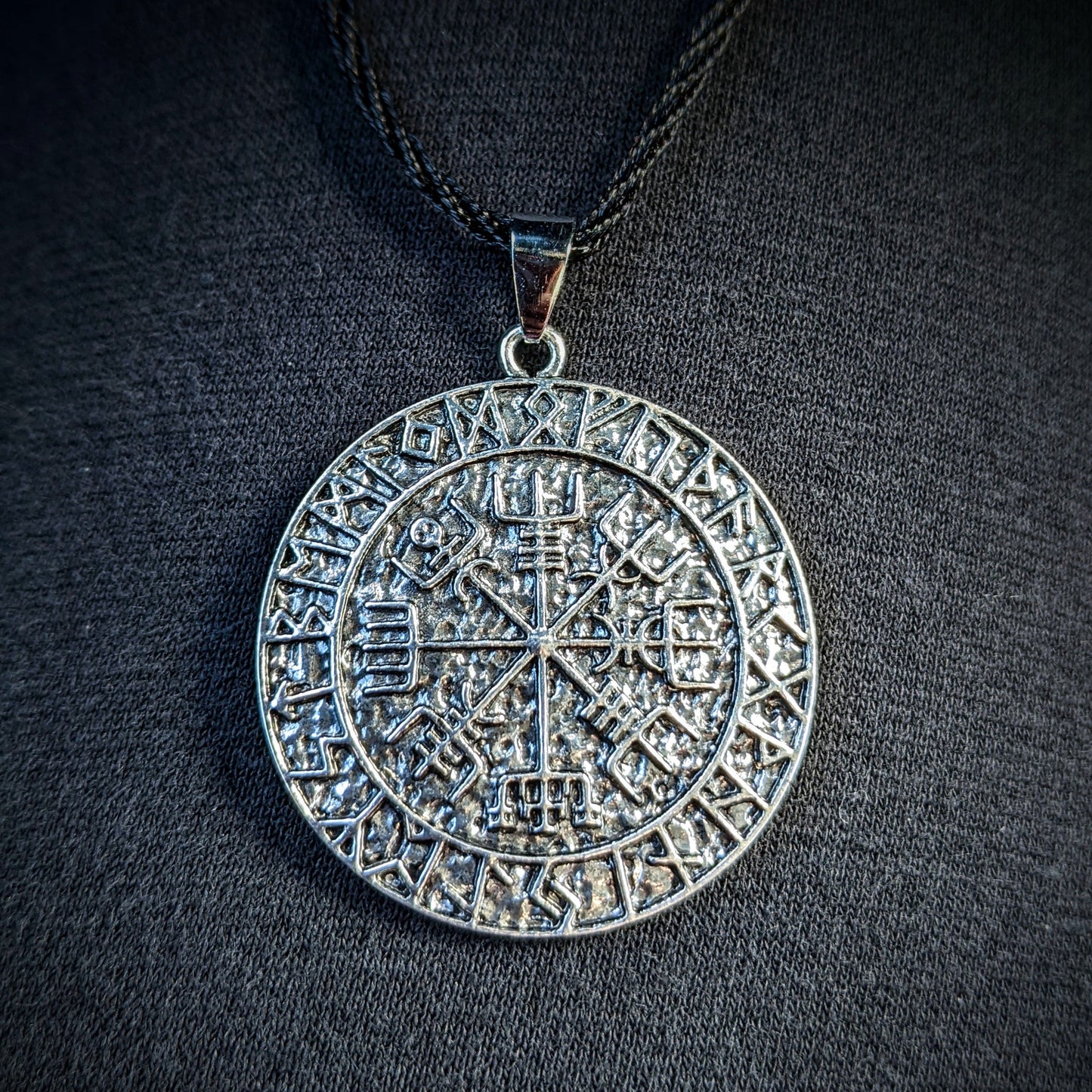 Vegvisir Halsband